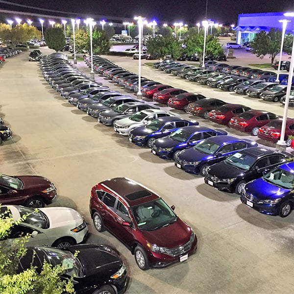 US-LED-Auto-Dealership-Parking-Lot-Lighting-01-600x600